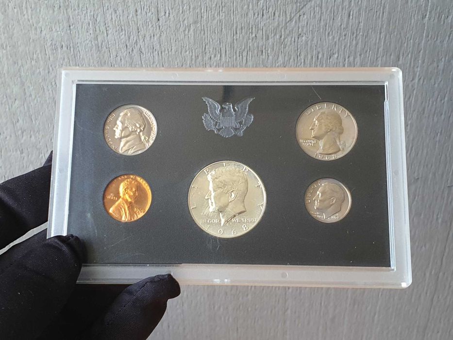 Річний Набір Монет США 1968 року якості Пруф (1968 United States Proof Set) у захисному пластиковому кейсі