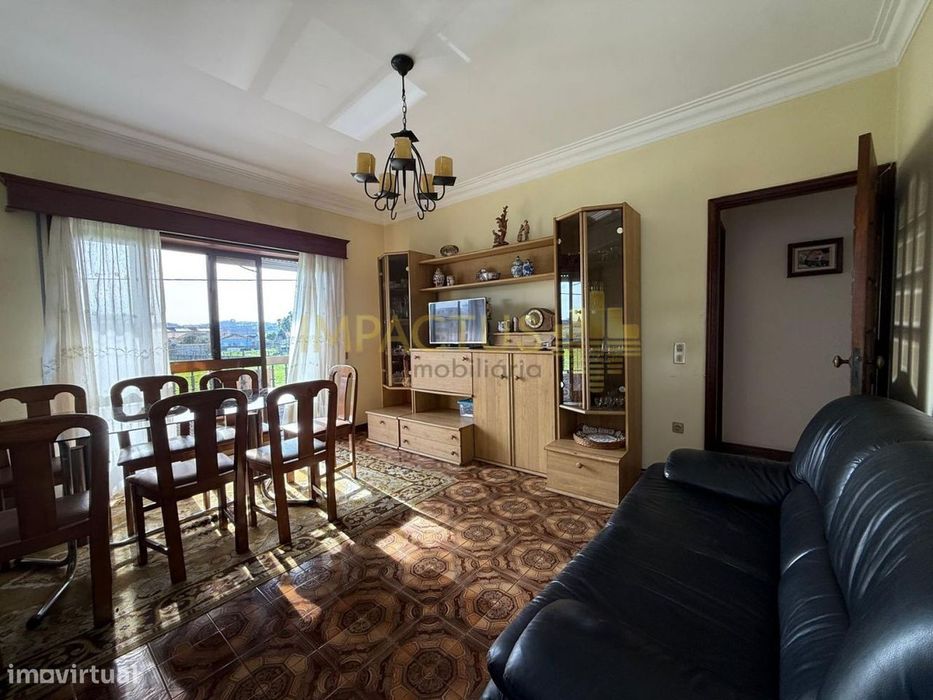 Moradia T5 Bifamiliar