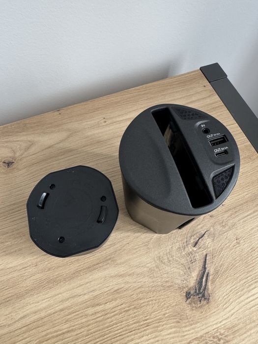 Автомобільна безпровідна зарядка