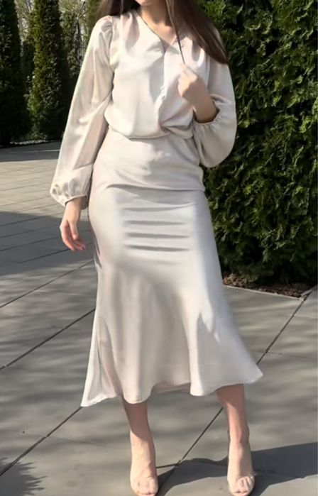 Сукння.Плаття.бежовий колір