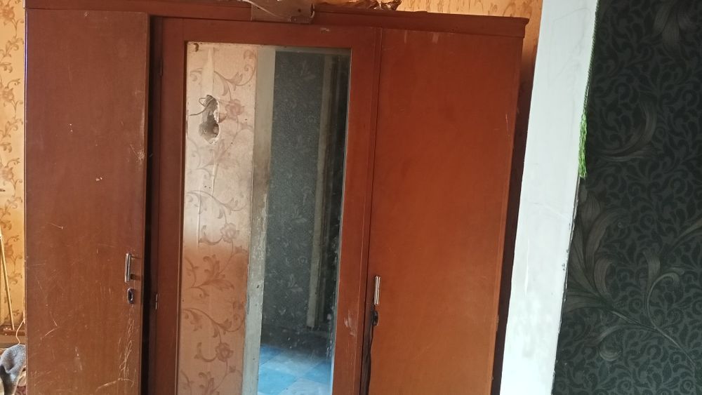 Продам.   шифоньер