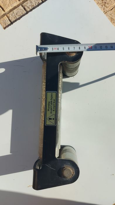 Guia de rolos para cabo de aço ou corda