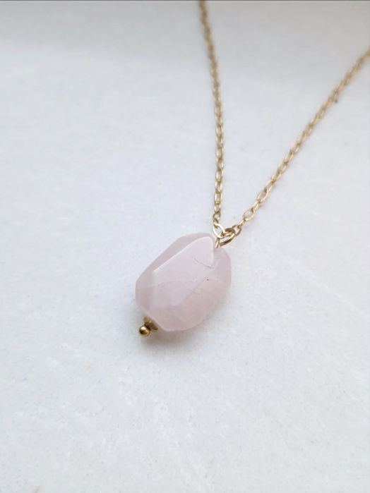 naszyjnik z kwarcem kwarc kryształ górski kryształem stal nierdzewna