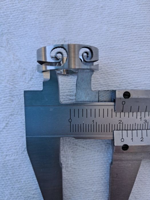 Anel NOVO Aço Cirúrgico Inox - Espirais Caladas / Vazado (Tamanho 21/22)
