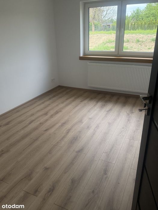 Wolnostojący dom 1/2 do wynajęcia z umeblowaniem lub bez mebli .