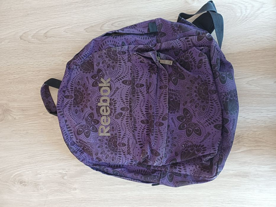 Mochila Reebok com bolsa para pc