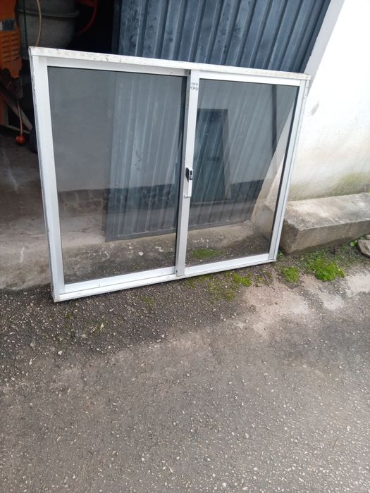 Vendo janelas alumínio