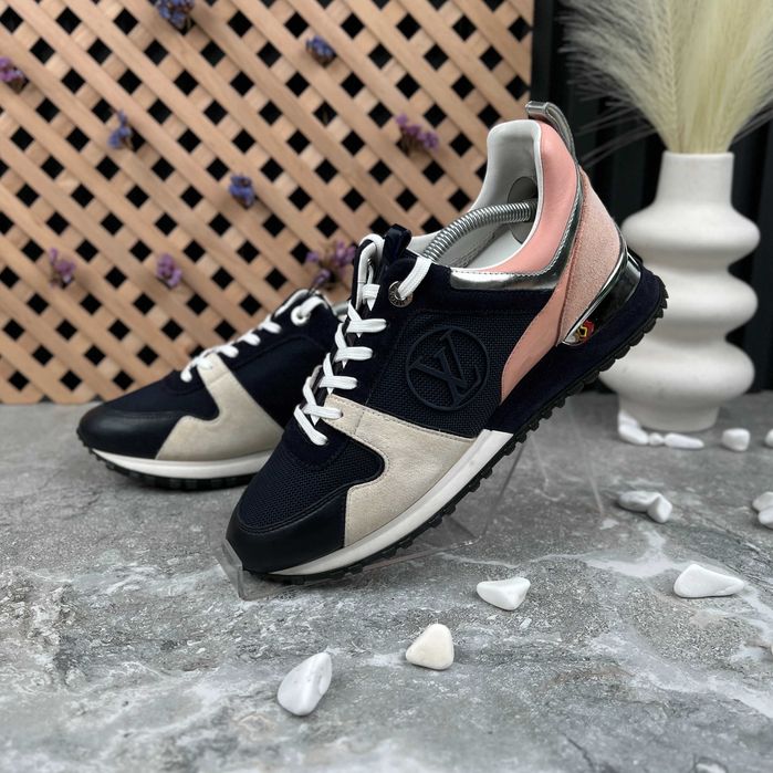 Louis Vuitton Run Away LV Logo Sneakers Жіночі кросівки оригінал 38.5 EUR