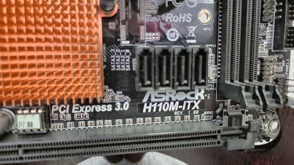 Материнська плата Asrock H110M-ITX, s1151, Intel core і3-7100, DVI/HDMI, Mini-ITX