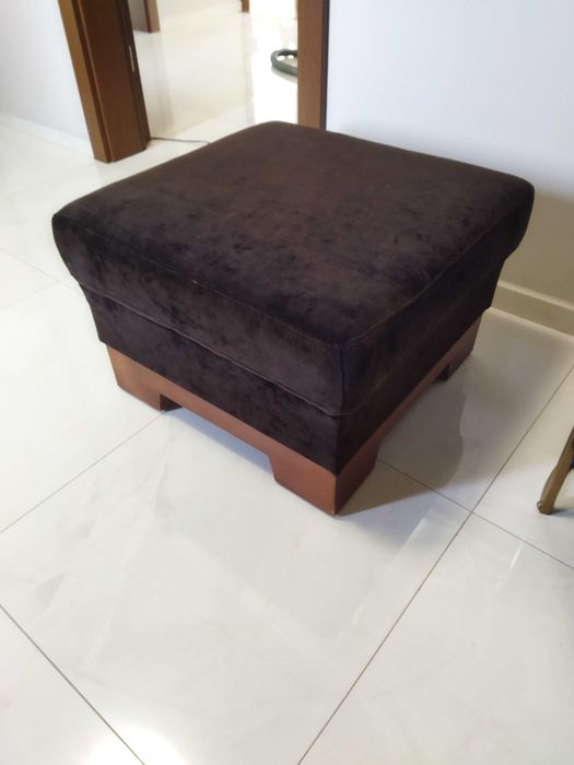 pufy meblowe brązowe