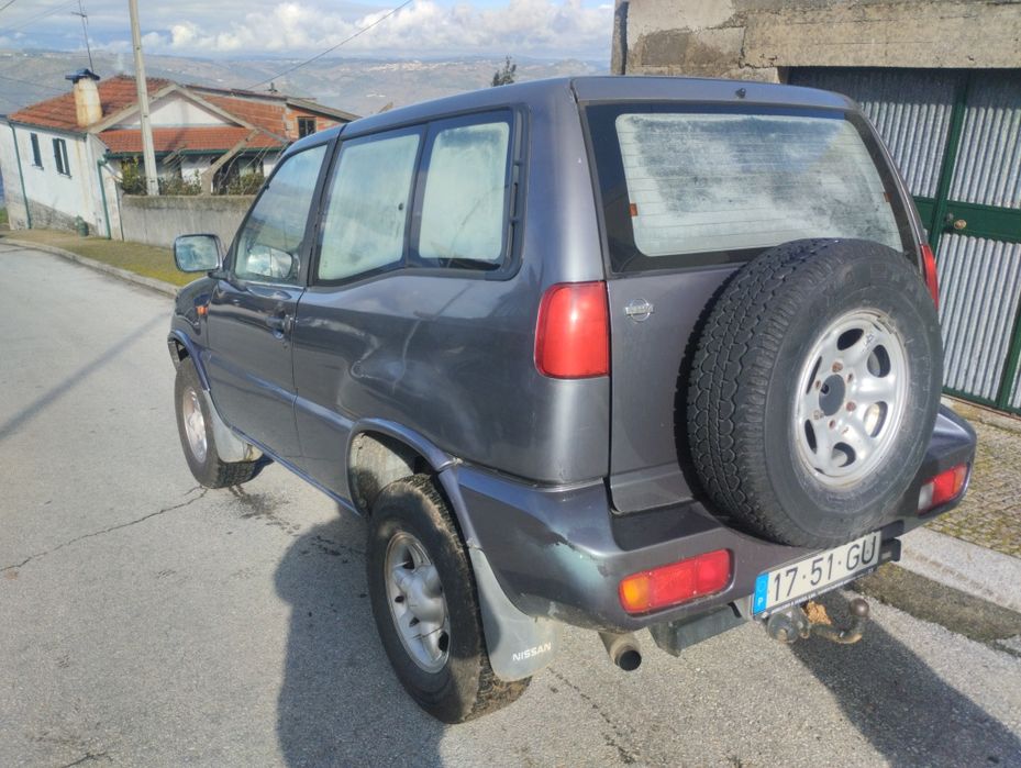 Nissan Terrano  2.7