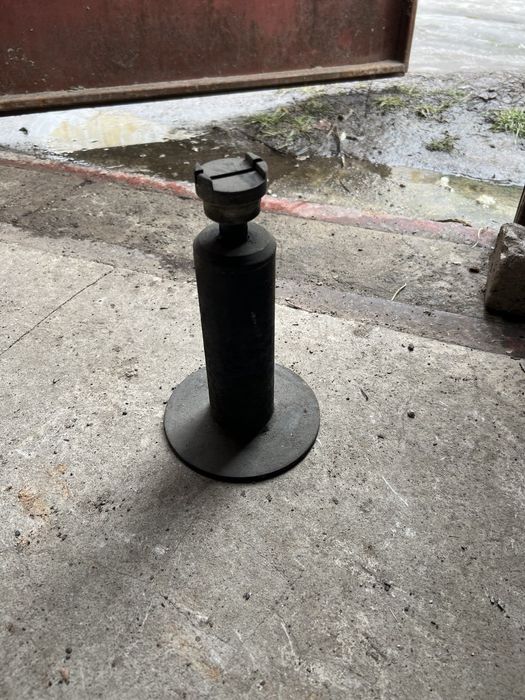 Продам  домкрат мало користувалися