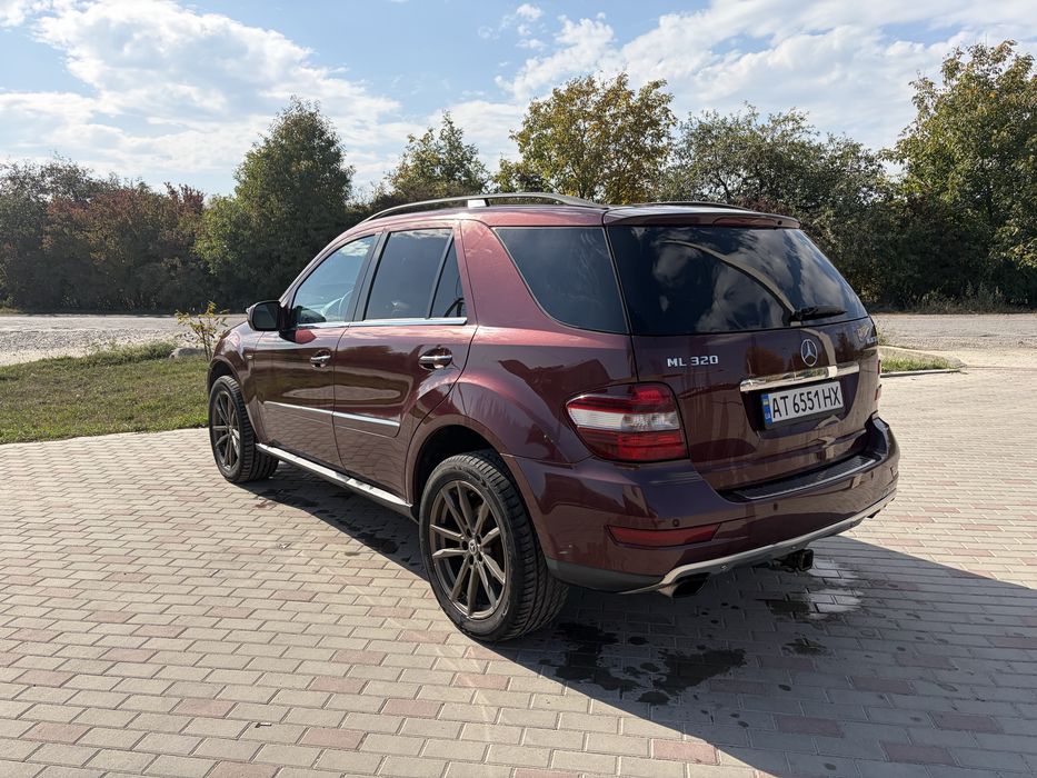 Mercedes-Benz ML320