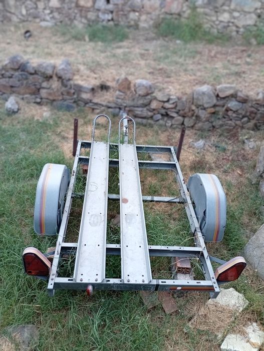 Atrelado galvanizado motas