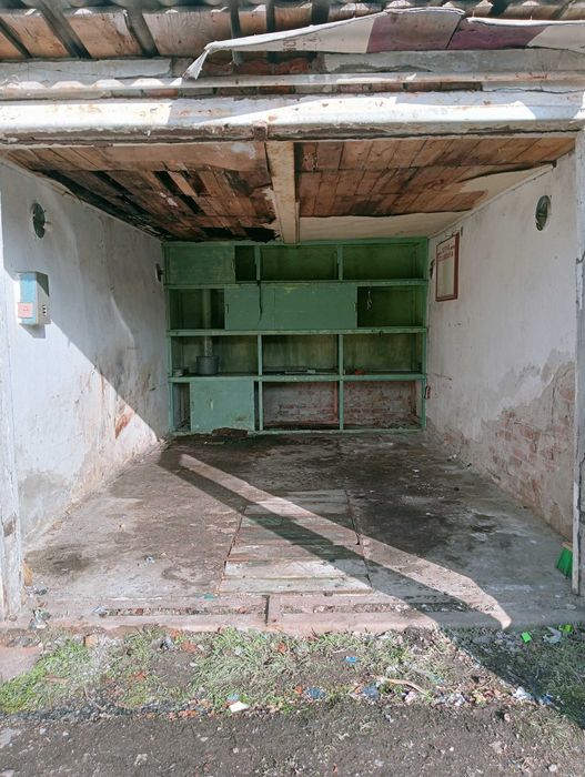 Продам гараж ! Земля і гараж приватизовані.Кооператив"Західний"