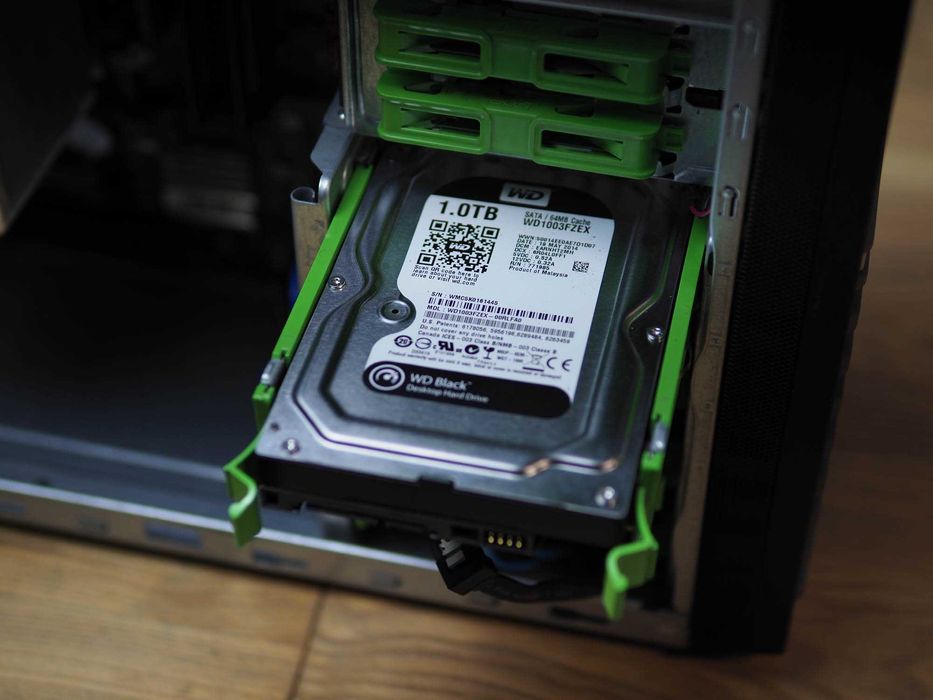 serwer NAS homelab Synology Xpenology na 10 dysków HDD i SSD