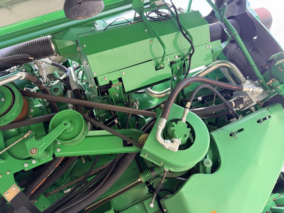 John Deere s690 , комбайн