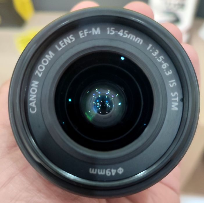 Objetiva EF-M 15-45mm f/3.5-6.3 IS STM