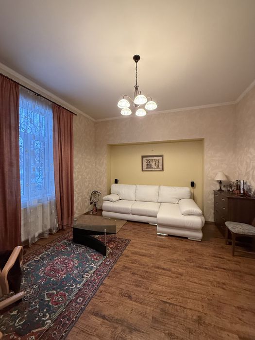 Продаж 1к квартири з Автономним опаленням в центрі міста.