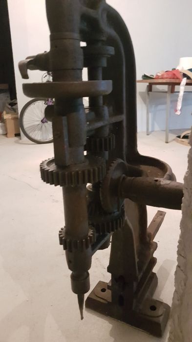 Engenho de furar manual