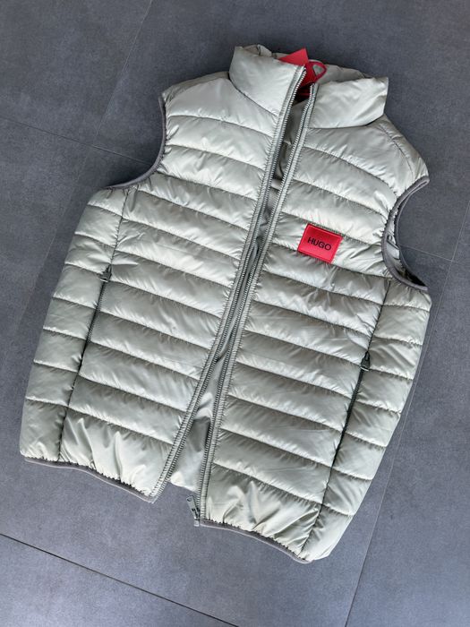 Жилетка на весну від Hugo Boss