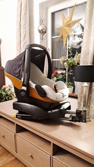Maxi-Cosi Fotelik 0–13 kg + Baza EasyFix ISOFIX – Zestaw – Bardzo dobr