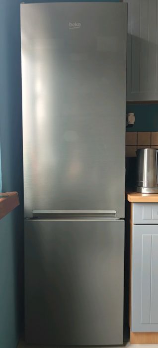 Chłodziarko-zamrażarka firmy "beko" No Frost (slim)