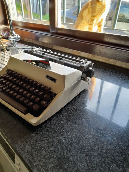 Maquina escrever antiga excelente