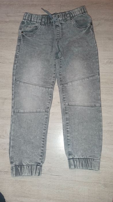 Dżensy rozmiar 122