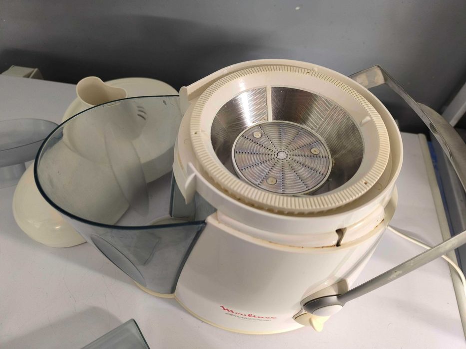 Extrator de sumos Moulinex BKA142