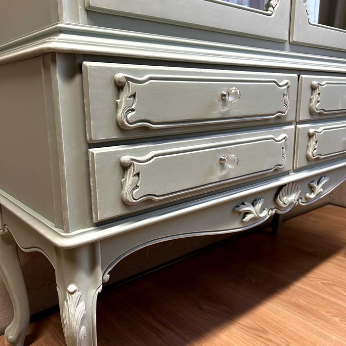 071225 Witryna Ludwikowska w kolorze niebieskozielonym po metamorfozie