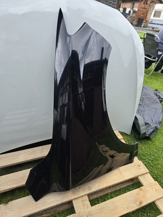 Audi  Q7 4L blotnik prawy orginalny stan idealny