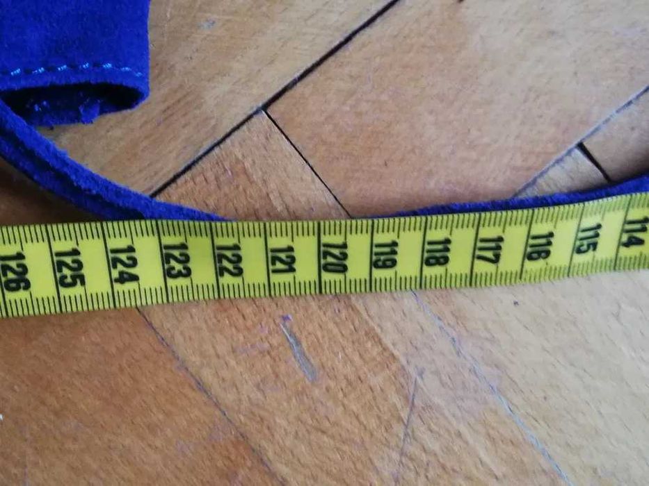 Torebka kopertówka na pasku , niebieski zamsz