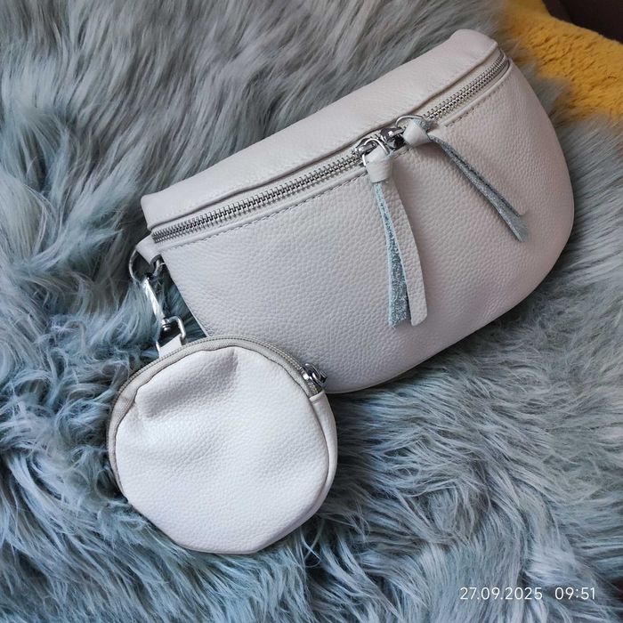 Skórzana torebka ,śliczna ,niewielka