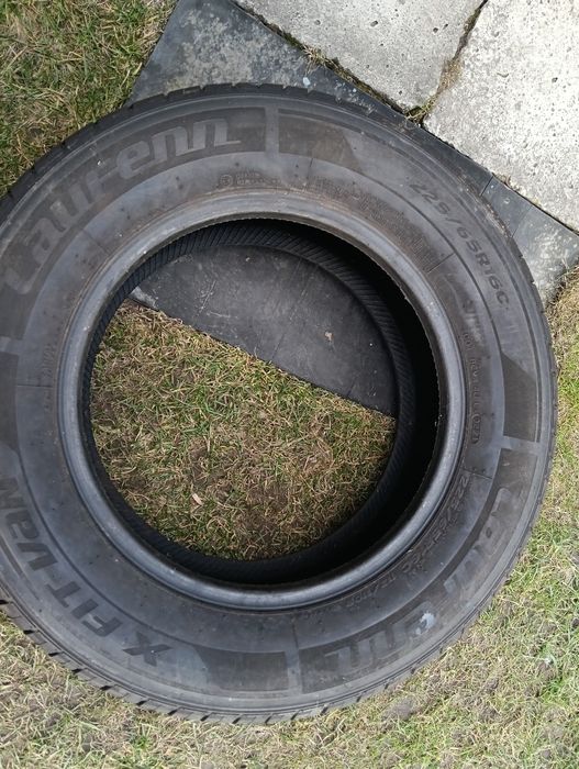 Opona 225/65R16C