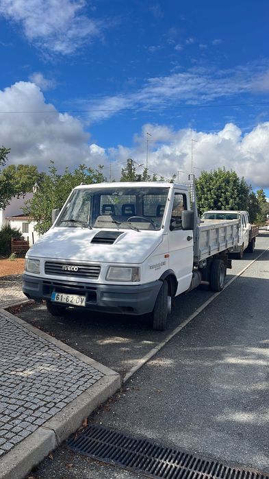 Carrinha IVECO caixa aberta