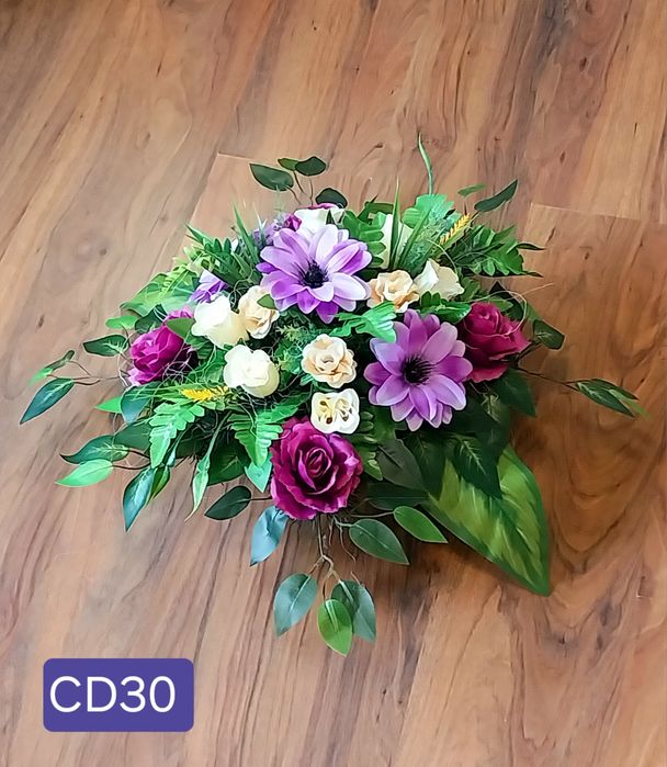 Stroik na grób cmentarz kompozycja kwiaty wiązanka bukiet