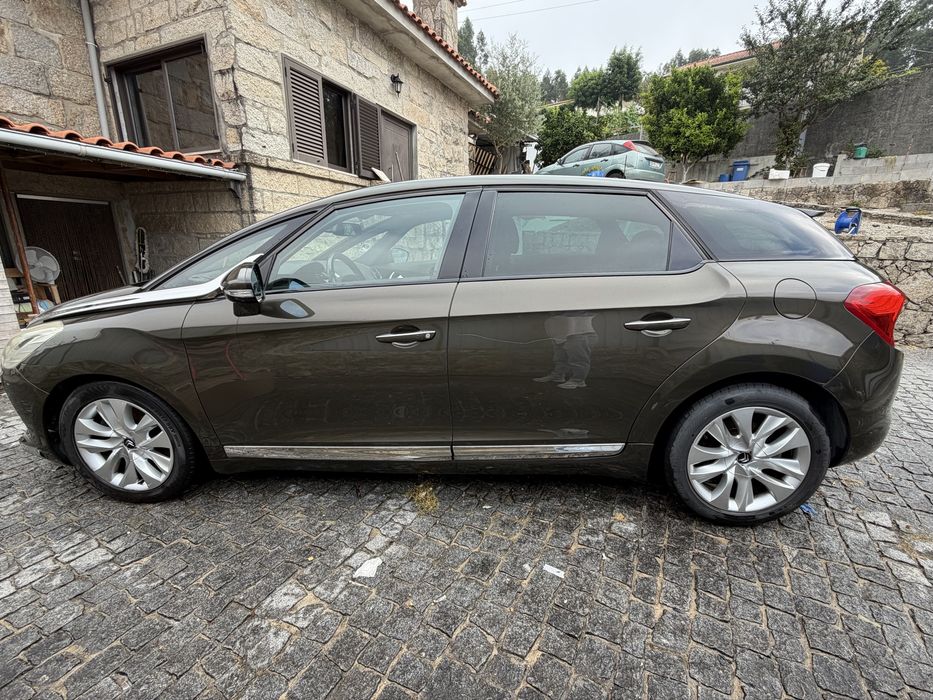 Citroën DS5 2.0 HDi Hybrid4 Sport Chic com Avaria