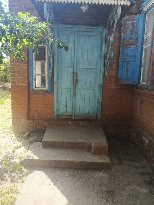 Продам дiм будинок з гаражом в с.Садки поряд з Кременчуком