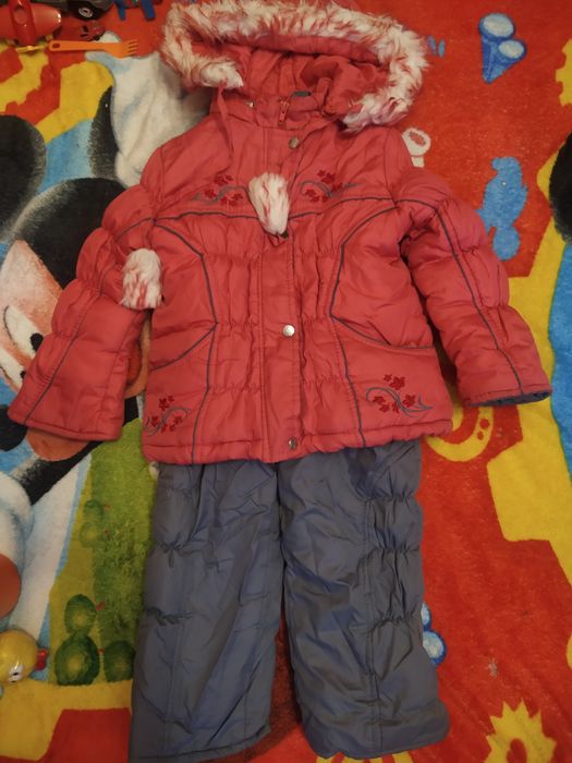 Дуже класний комбінезон для дівчинки 4-6 років на овчині дуже теплий