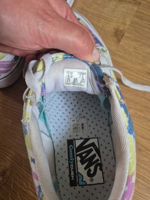 Kolorowe buty Vans