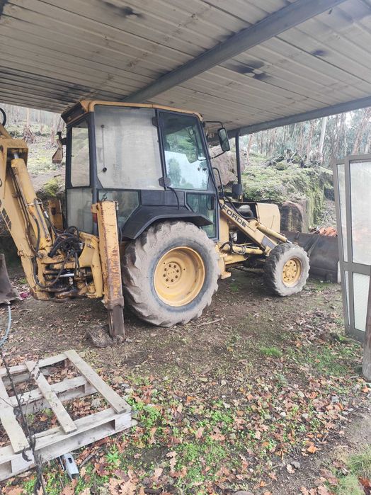 Vendo retroescavadora