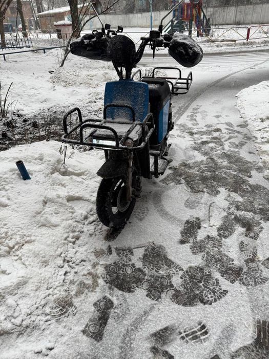 Скутер, електроскутер 1200w акум 72 v 65ah