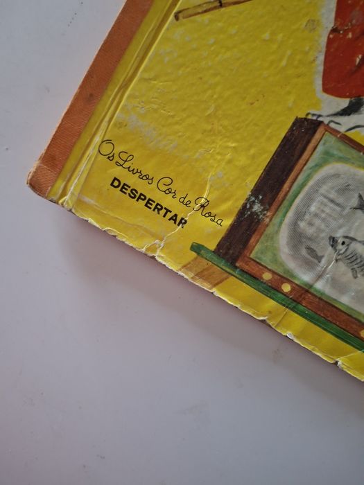 Livro antigo infantil  nenufar em casa
