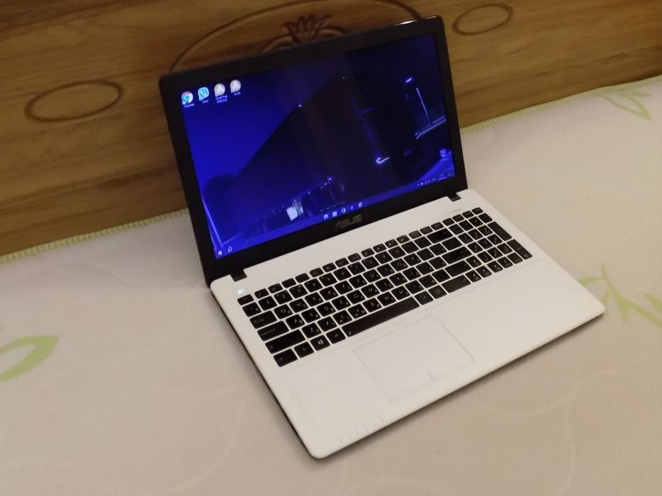 Asus X550CC у доброму стані