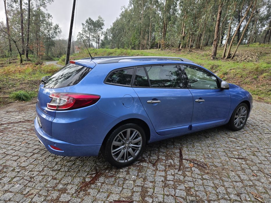 Automática , GTline, Diesel com   183mil km com distribuição trocada .