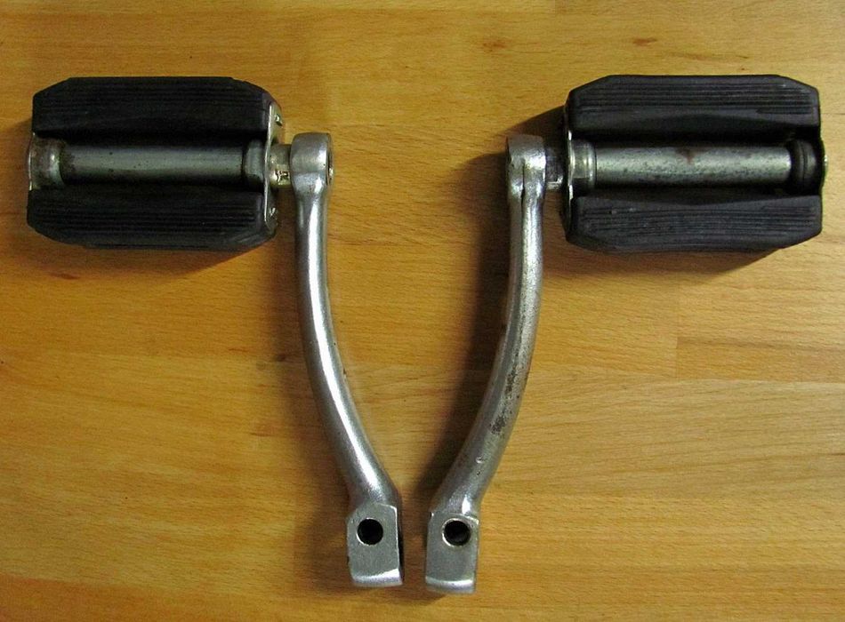 Pedały z korbami KOMAR SZTYWNIAK MR 232 2320 - Oryginalne KOMPLET