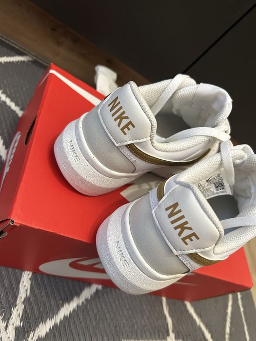 Adidasy Nike Court Alta