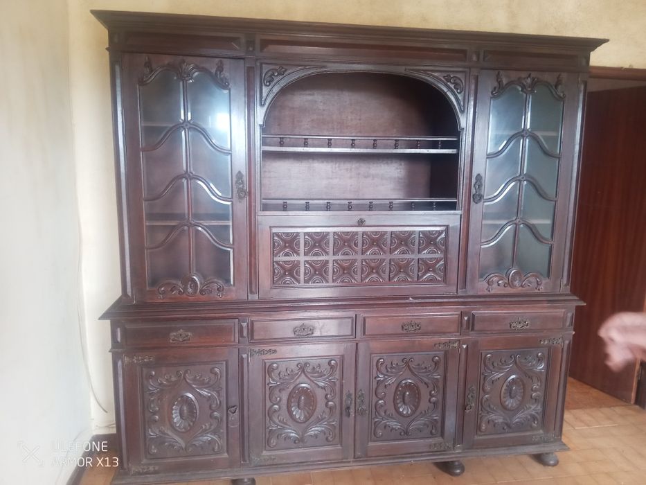 Móvel de sala com outro conjunto