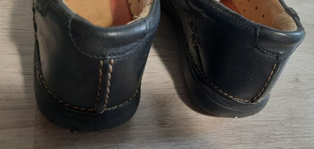 Clarks - Półbuty damskie Un Loop Czarny - rozm 38